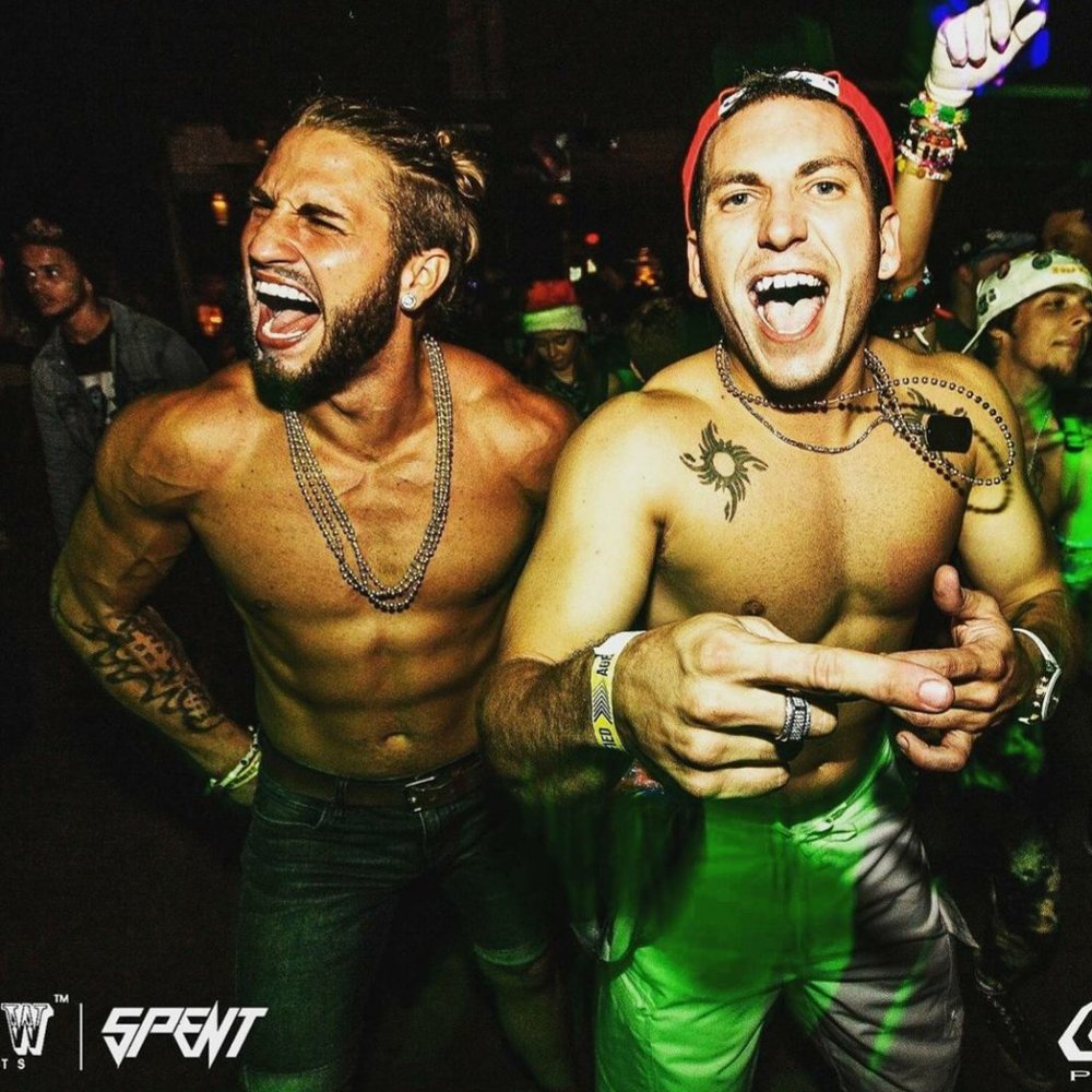 Meet your Posher, Christopher